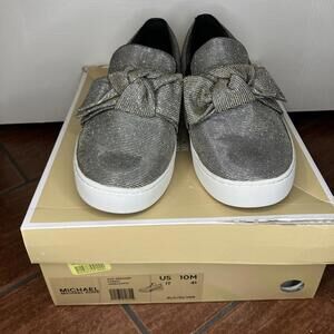 MICHAEL Michael Kors Willa Slip On Sneaker in Metallic Gold Silver Bow Size 10M